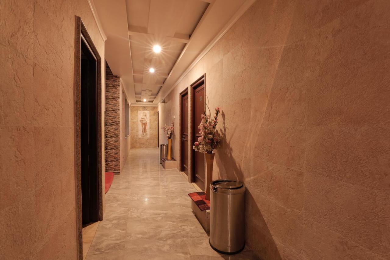 Hotel Grand Galaxy Рішикеш Екстер'єр фото